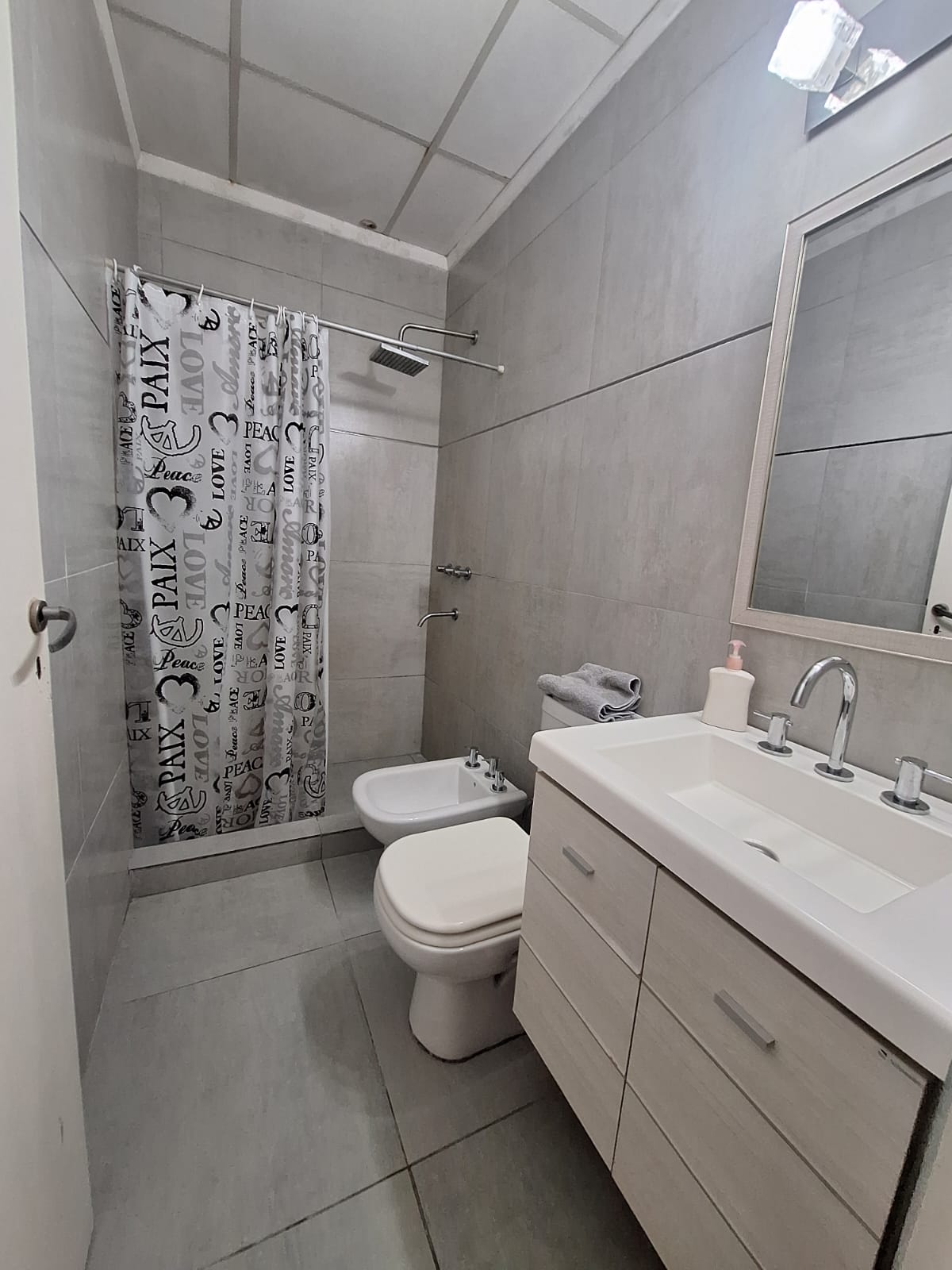 Imagen de la propiedad CASA A LA VENTA CON LOCAL INDEPENDIENTE - PARANA